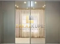 Гардеробная с дверями купе из зеркала и стекла ORACAL фотография 3