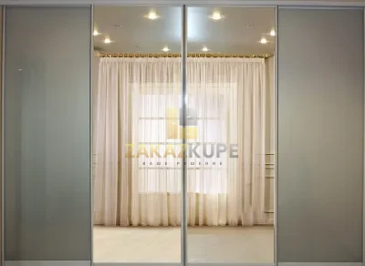 Гардеробная с дверями купе из зеркала и стекла ORACAL фотография 4